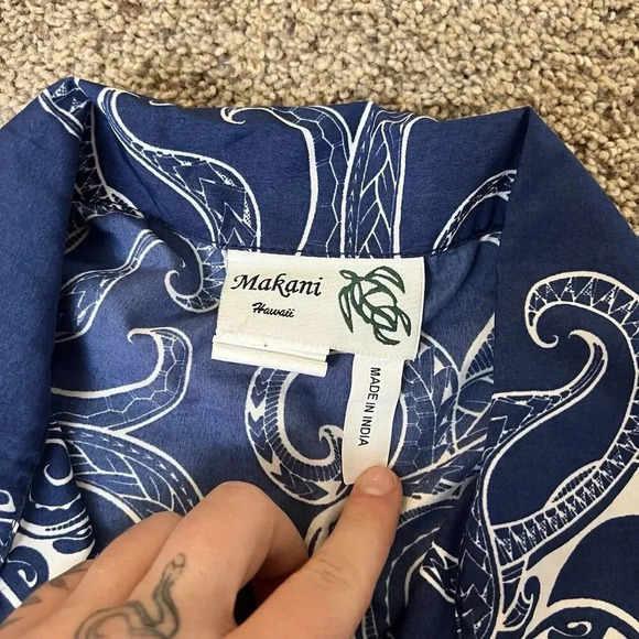 Makani Hawaii Shirt Mens Octopus Large Blue Tribal Microfiber Hawaiian Aloha - Picture 5 of 8